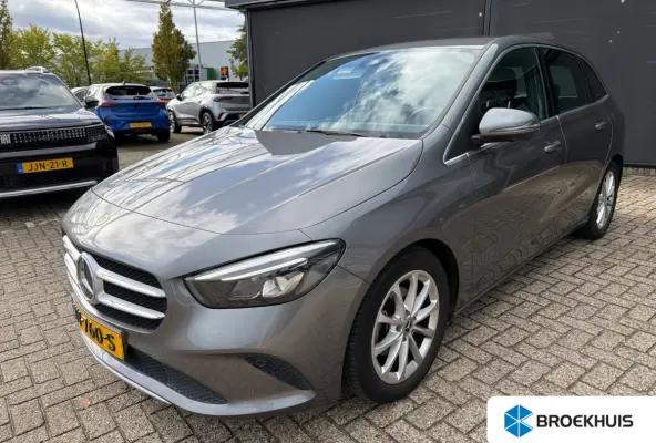 180 Launch Edition | Navigatie | Elektr. Stoelen | 360 Camera | Climate Control | Cruise Control | Elektr. Achterklep | !!