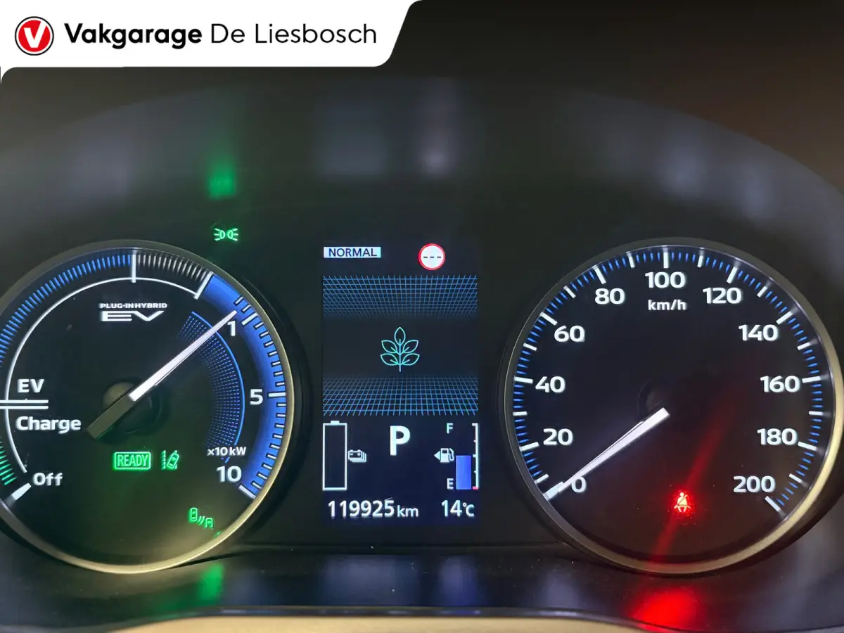 2.4 PHEV Executive/360 camera/navi/stoel/stuur verw/apple /soh 98,6%