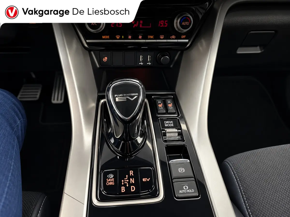 2.4 PHEV Executive/360 camera/navi/stoel/stuur verw/apple /soh 98,6%