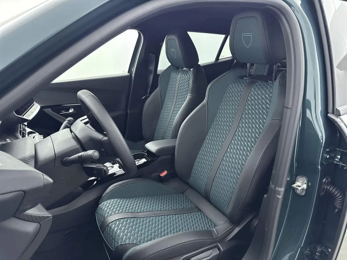 1.2 Hybrid 110 Envy | Nefkens Edition €6.850,- voordeel! | Navigatie | Adaptive Cruise Control | Camera voor en achter
