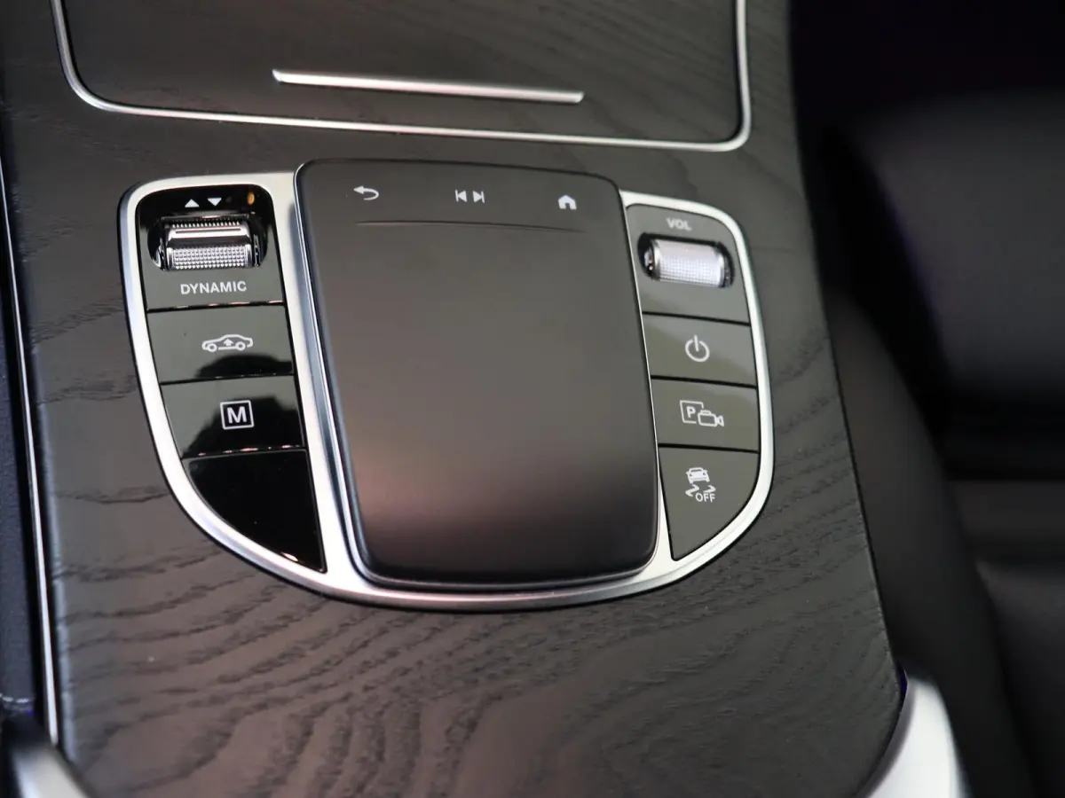 4MATIC / Dig. Cockpit/ Burmester/ Memory/ Night/ DISTRONIC
