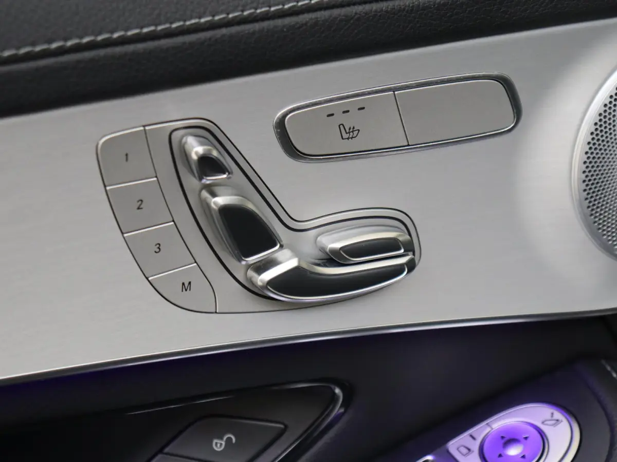4MATIC / Dig. Cockpit/ Burmester/ Memory/ Night/ DISTRONIC
