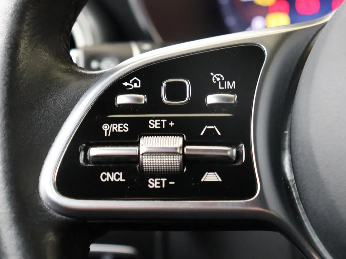 4MATIC / Dig. Cockpit/ Burmester/ Memory/ Night/ DISTRONIC