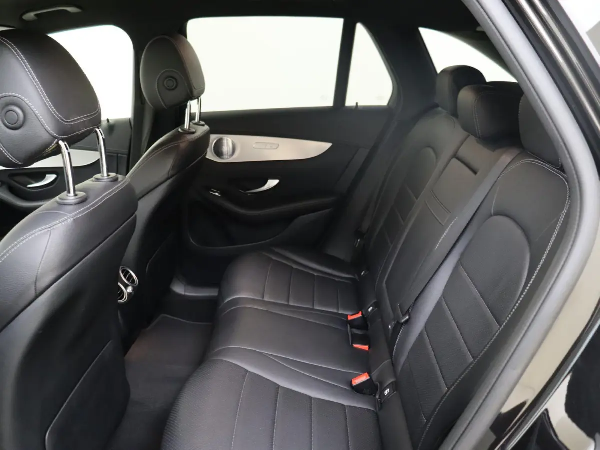 4MATIC / Dig. Cockpit/ Burmester/ Memory/ Night/ DISTRONIC