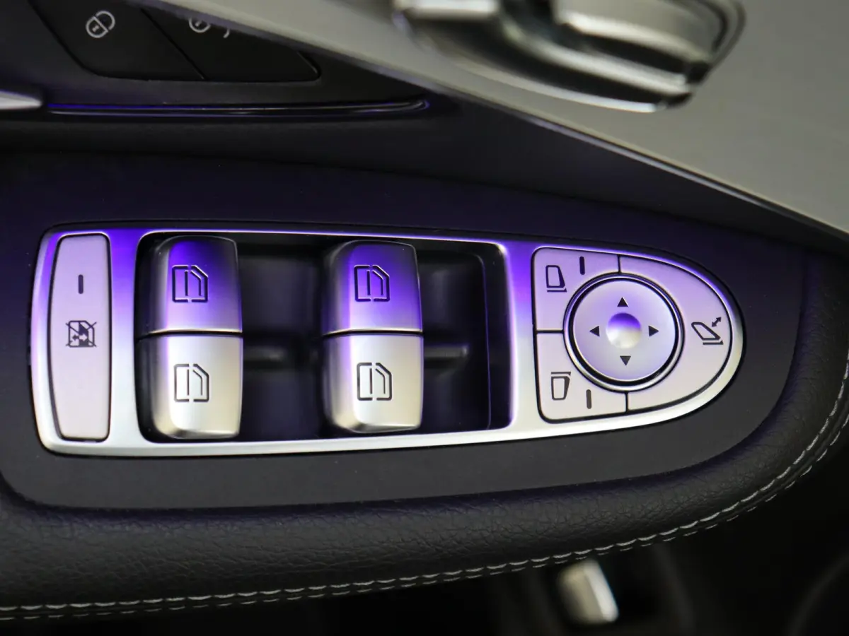 4MATIC / Dig. Cockpit/ Burmester/ Memory/ Night/ DISTRONIC