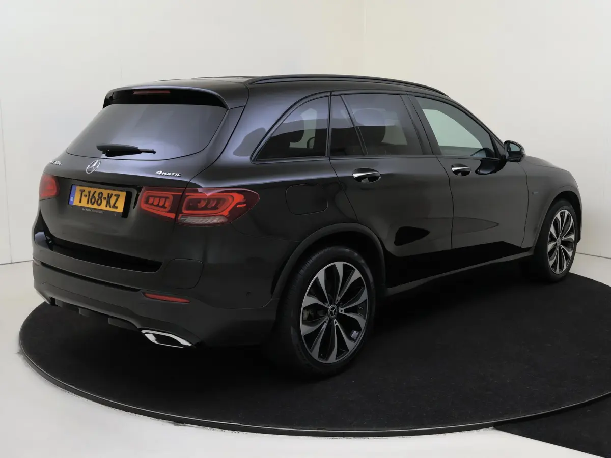 4MATIC / Dig. Cockpit/ Burmester/ Memory/ Night/ DISTRONIC