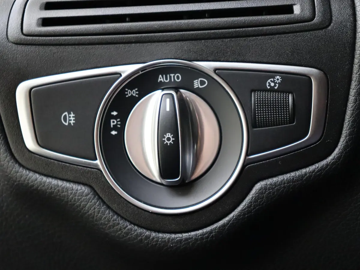 4MATIC / Dig. Cockpit/ Burmester/ Memory/ Night/ DISTRONIC