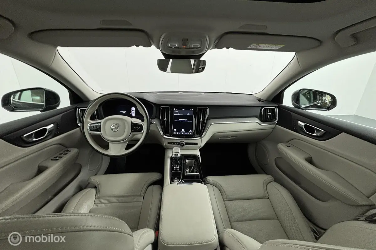 2.0 T6 Plug-in hybrid AWD Plus Bright | Panoramadak | SOH 96,8% | Adaptieve Cruise | BLISS | Verwarmbare Voorstoelen & Stuurwiel | Verwarmbare Achterbank | 19" Velgen | Stoelventilatie