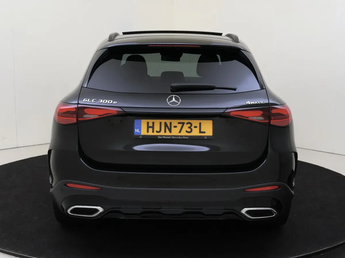 4MATIC AMG Line / Premium Plus/ Panoramadak/ AIRMATIC/ Achterasbesturing/ Carbon/ 20 inch/ Night/ Zéér compleet!