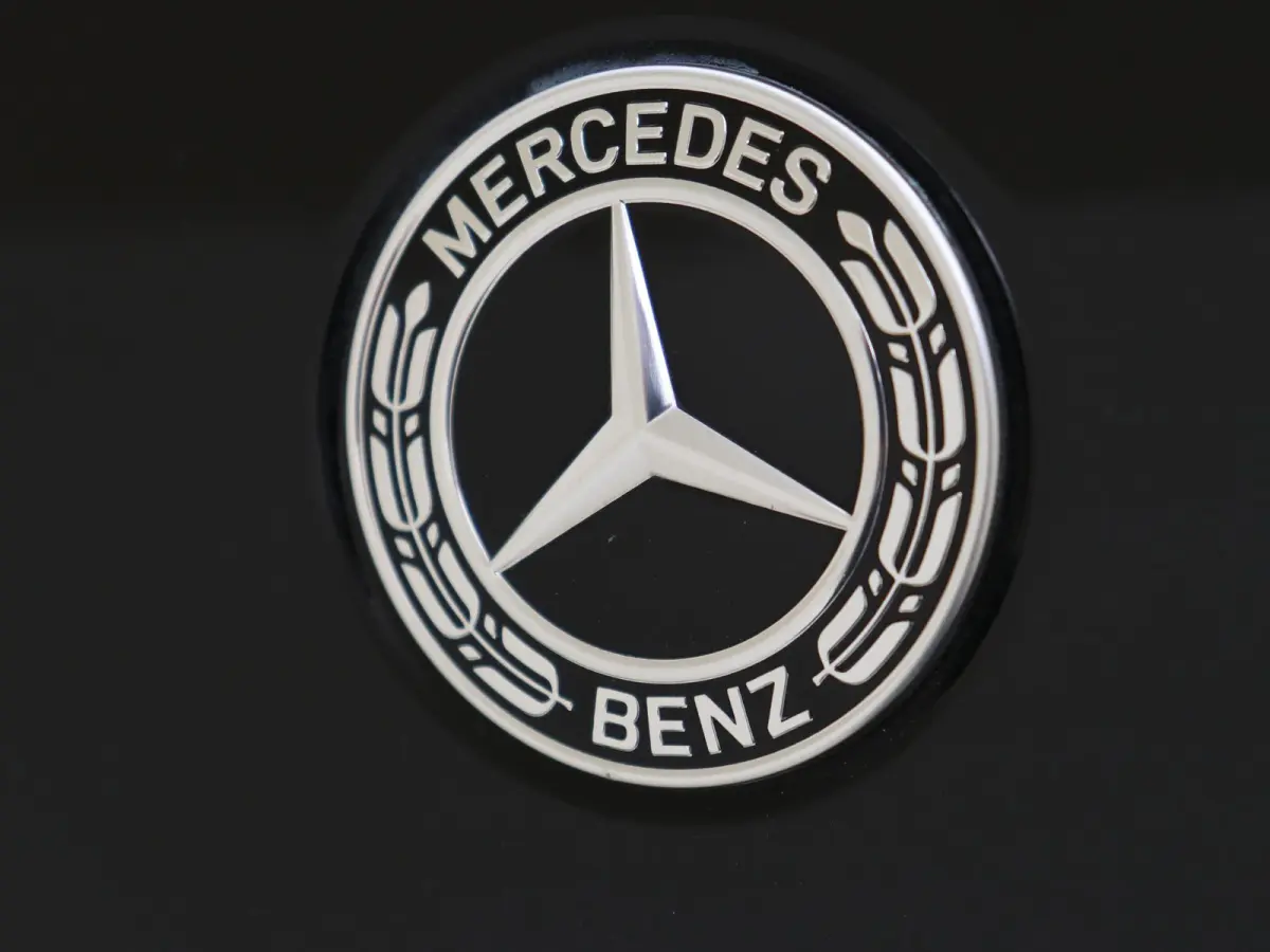 4MATIC AMG Line / Premium Plus/ Panoramadak/ AIRMATIC/ Achterasbesturing/ Carbon/ 20 inch/ Night/ Zéér compleet!
