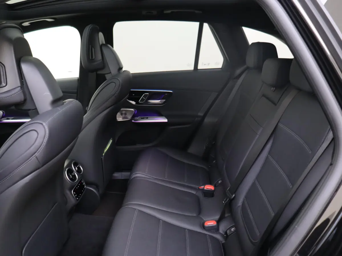 4MATIC AMG Line / Premium Plus/ Panoramadak/ AIRMATIC/ Achterasbesturing/ Carbon/ 20 inch/ Night/ Zéér compleet!