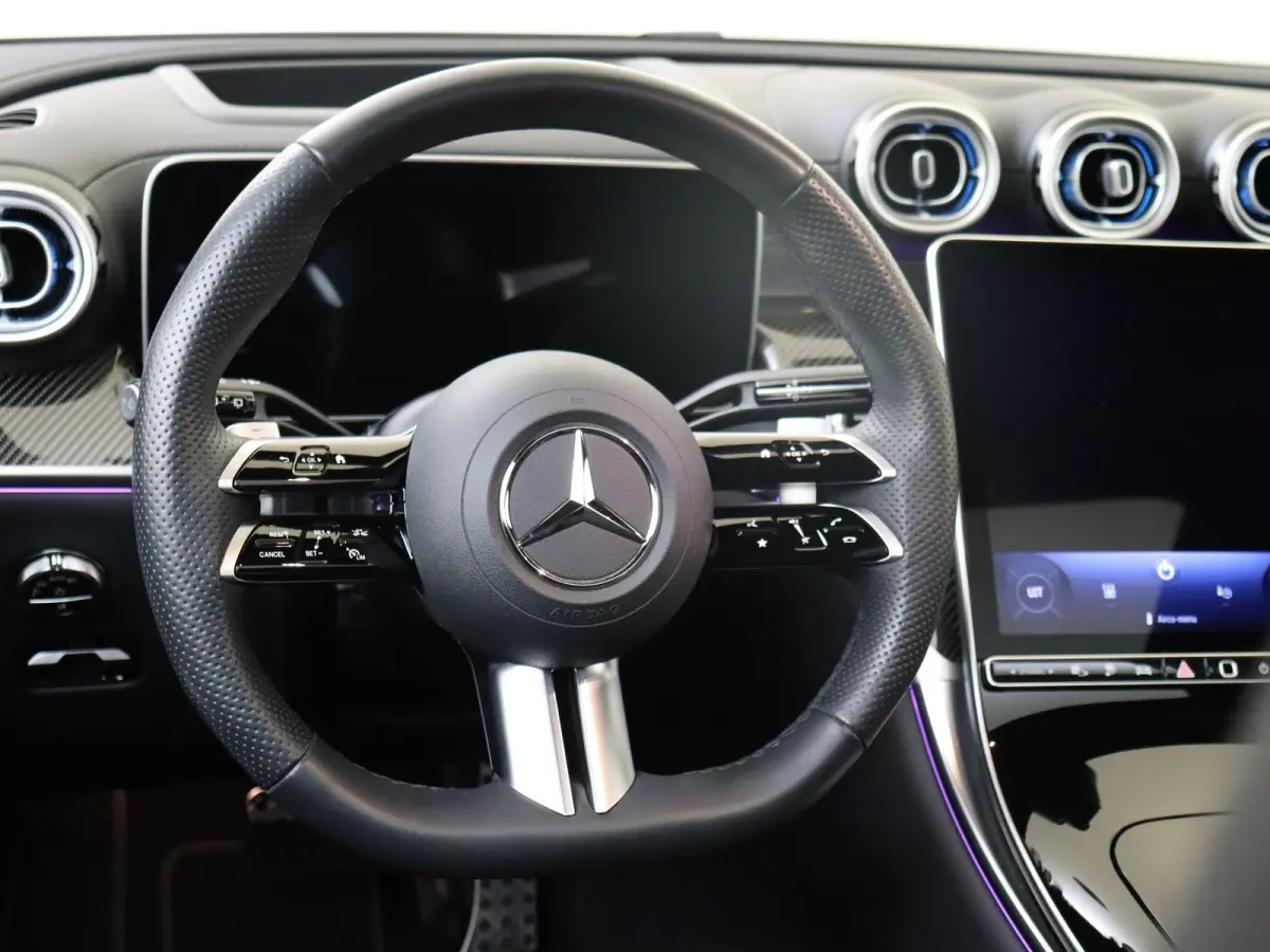 4MATIC AMG Line / Premium Plus/ Panoramadak/ AIRMATIC/ Achterasbesturing/ Carbon/ 20 inch/ Night/ Zéér compleet!