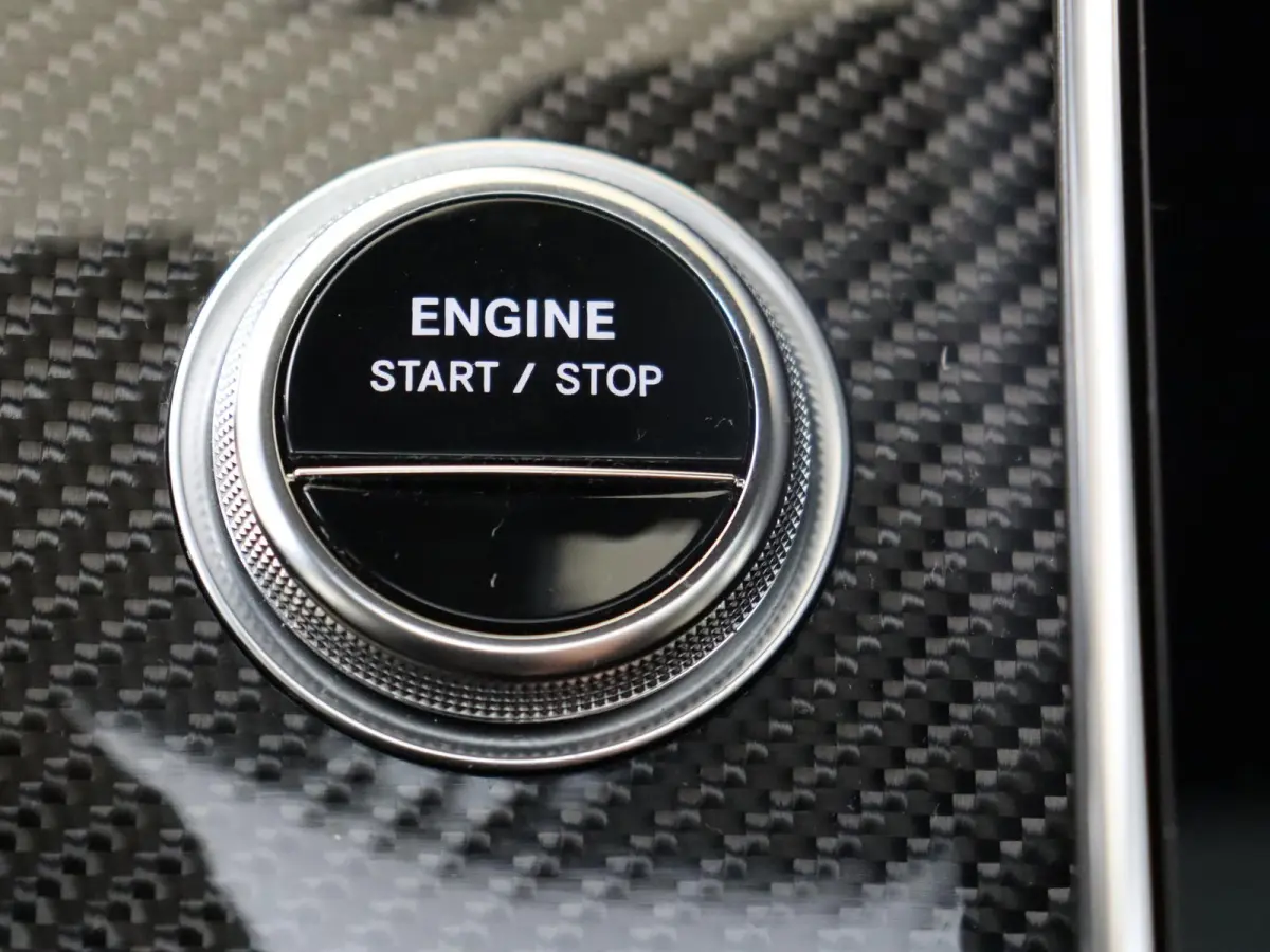 4MATIC AMG Line / Premium Plus/ Panoramadak/ AIRMATIC/ Achterasbesturing/ Carbon/ 20 inch/ Night/ Zéér compleet!