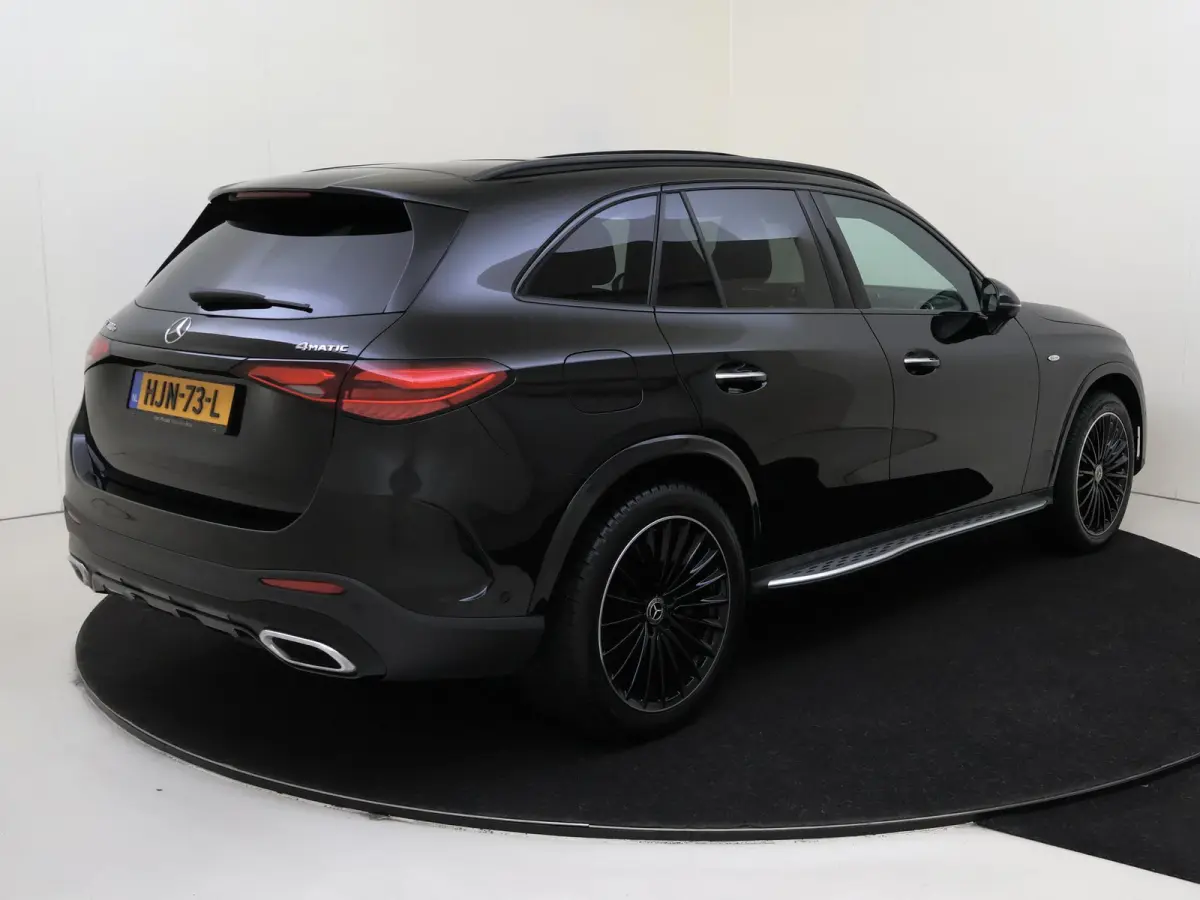 4MATIC AMG Line / Premium Plus/ Panoramadak/ AIRMATIC/ Achterasbesturing/ Carbon/ 20 inch/ Night/ Zéér compleet!