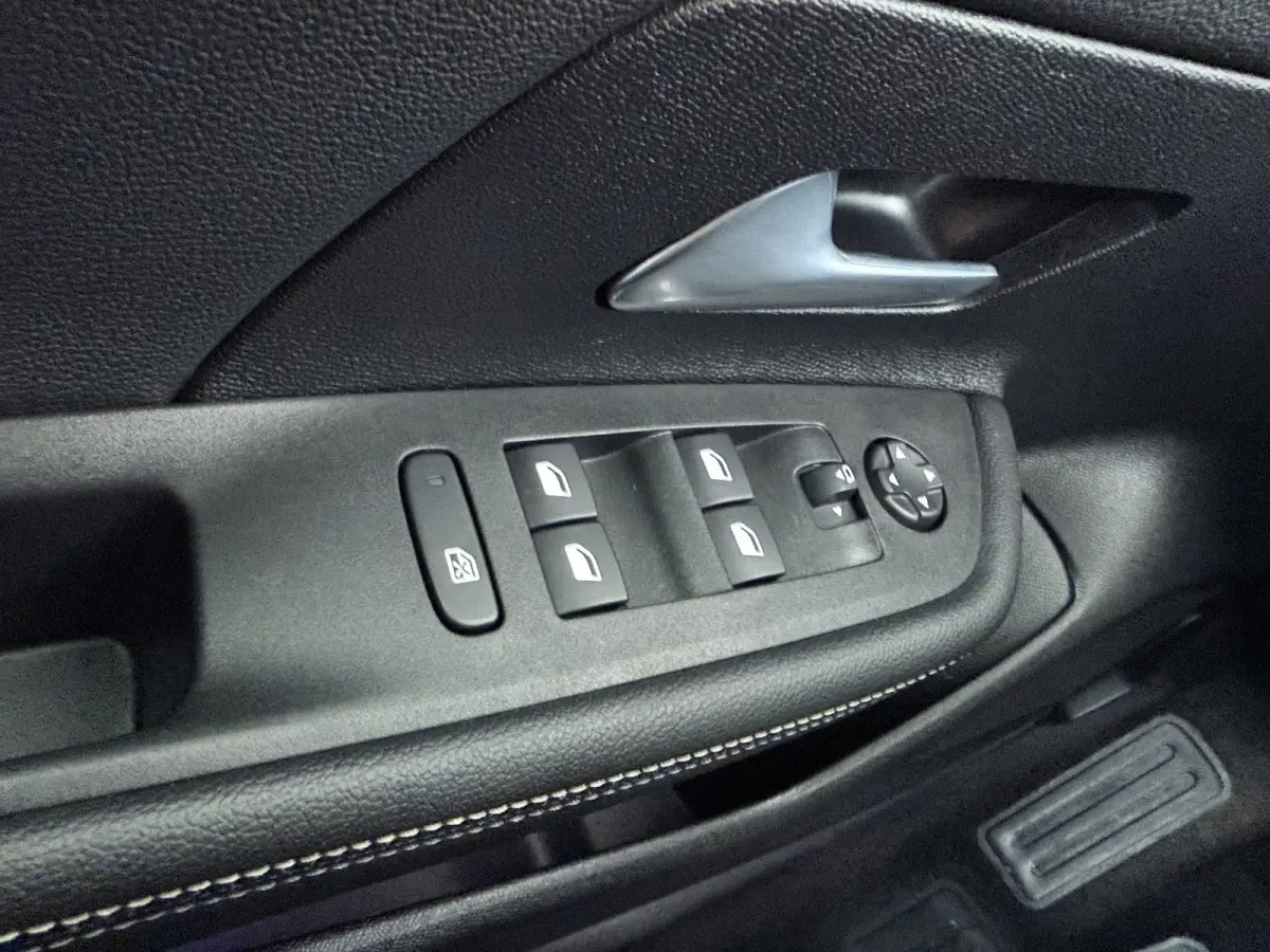 1.2 Turbo Hybrid GS / Navigatie / 360 Camera / Parkeersensoren / Keyless / Matrix LED / Carplay / Dodehoek / Adapt. Cruise / Stuurverwarming
