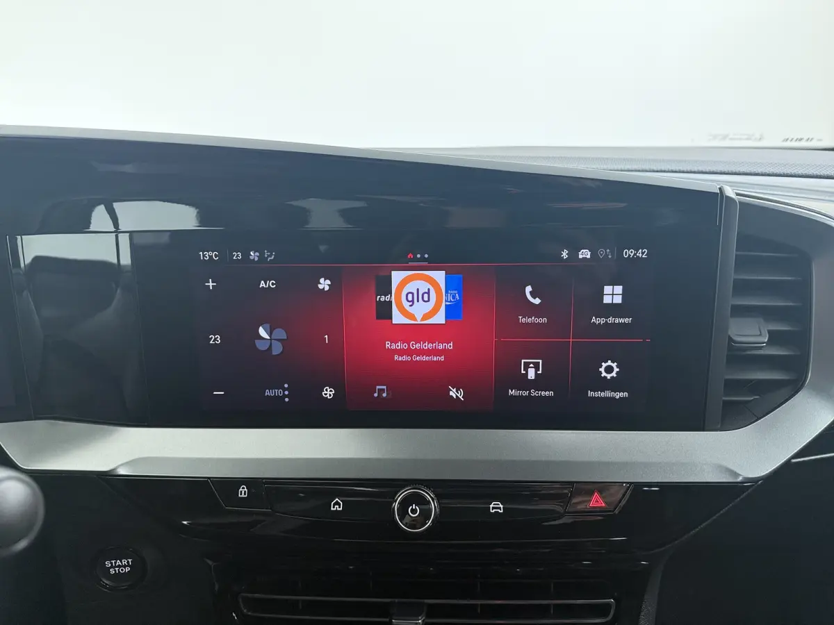 1.2 Turbo Hybrid GS / Navigatie / 360 Camera / Parkeersensoren / Keyless / Matrix LED / Carplay / Dodehoek / Adapt. Cruise / Stuurverwarming