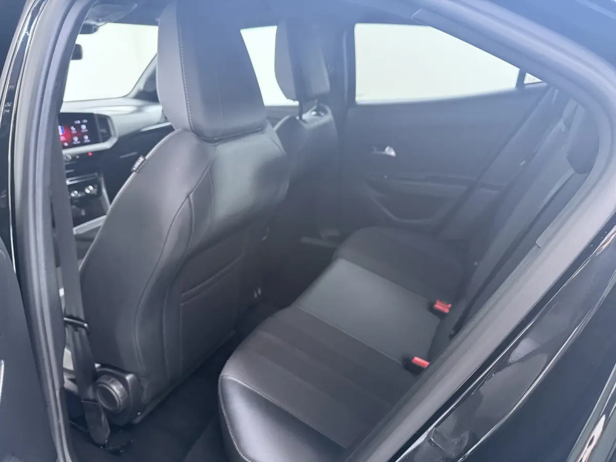 1.2 Turbo Hybrid GS / Navigatie / 360 Camera / Parkeersensoren / Keyless / Matrix LED / Carplay / Dodehoek / Adapt. Cruise / Stuurverwarming