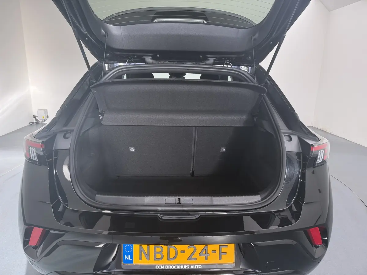 1.2 Turbo Hybrid GS / Navigatie / 360 Camera / Parkeersensoren / Keyless / Matrix LED / Carplay / Dodehoek / Adapt. Cruise / Stuurverwarming