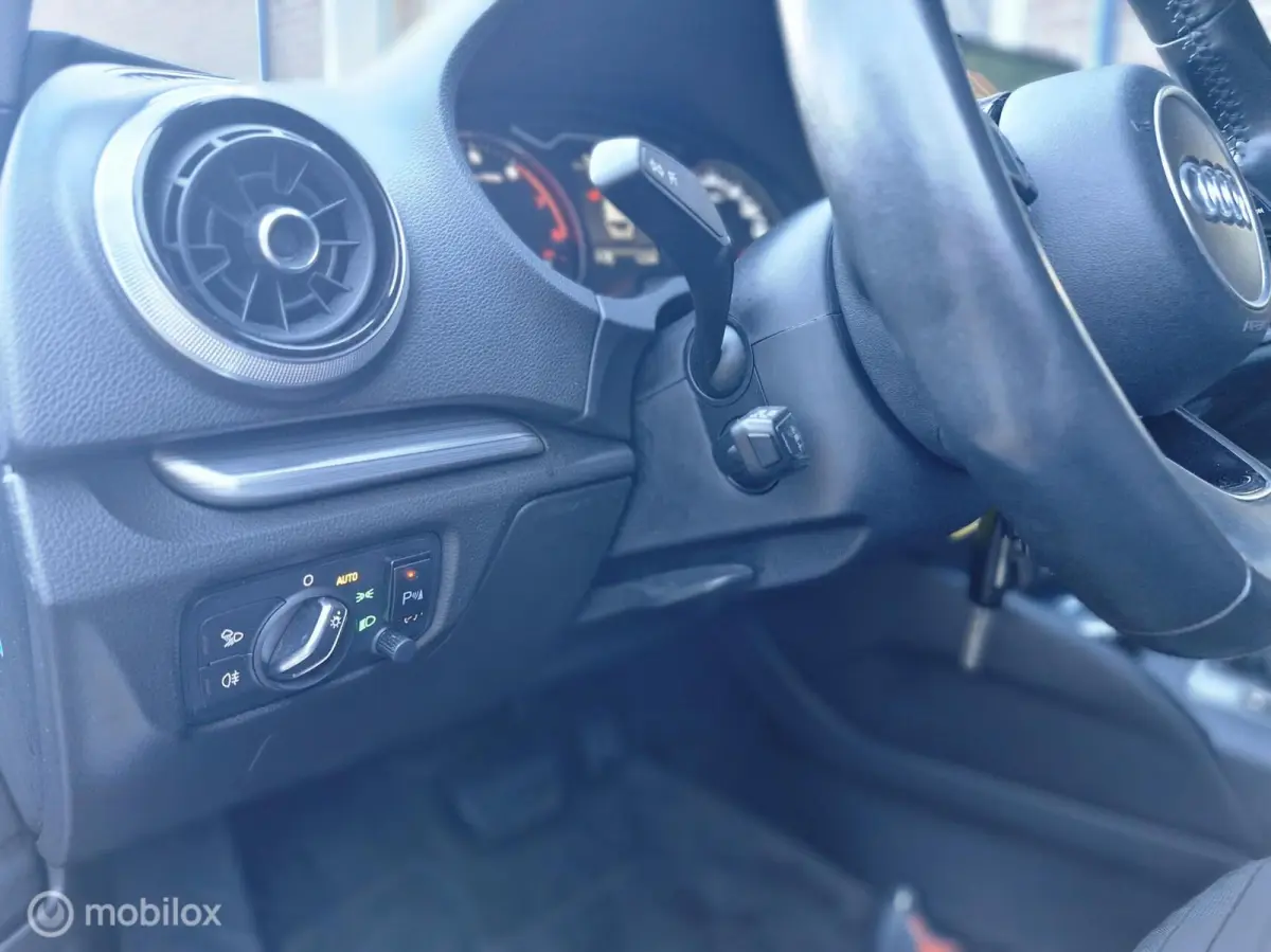1.0 TFSI Sport Lease Edition Automaat