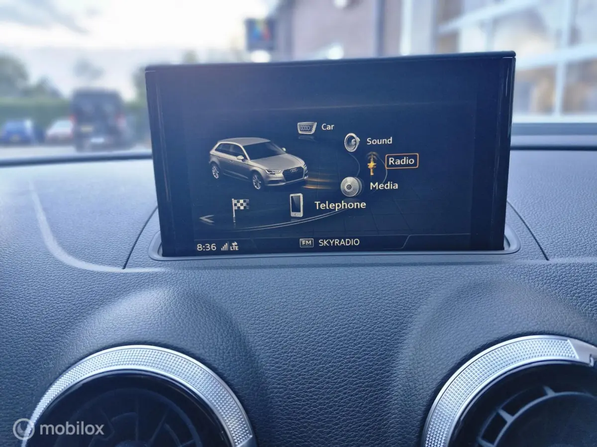 1.0 TFSI Sport Lease Edition Automaat