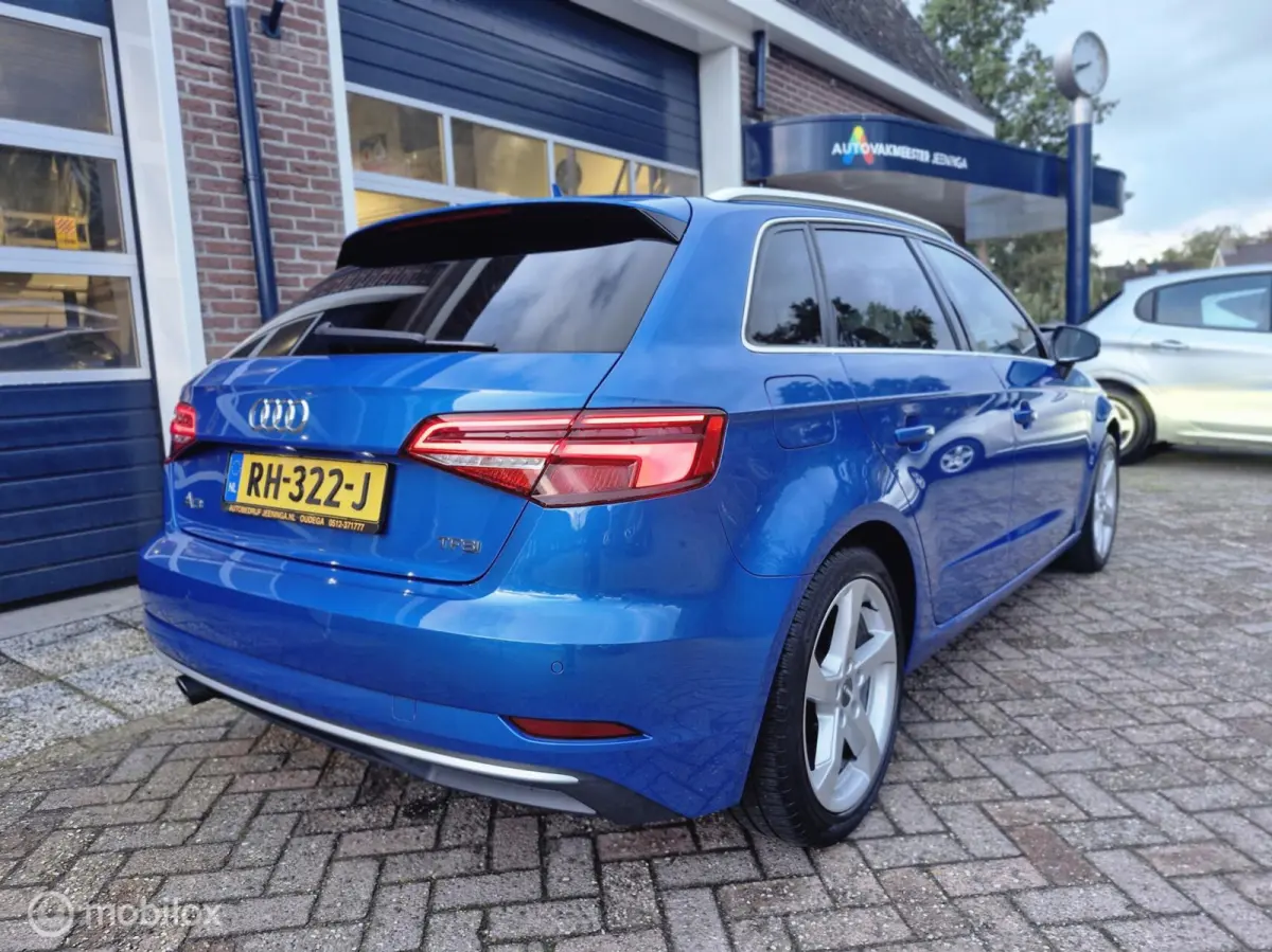 1.0 TFSI Sport Lease Edition Automaat