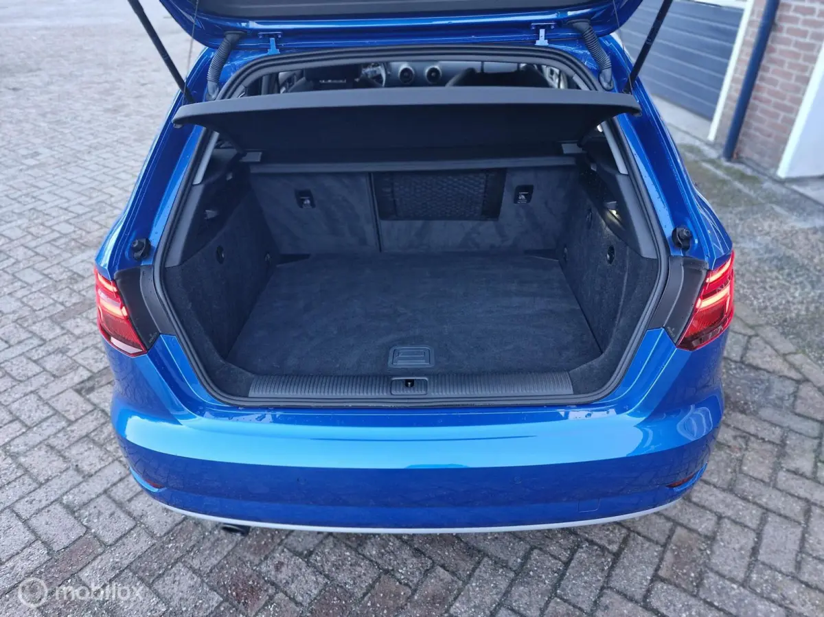 1.0 TFSI Sport Lease Edition Automaat