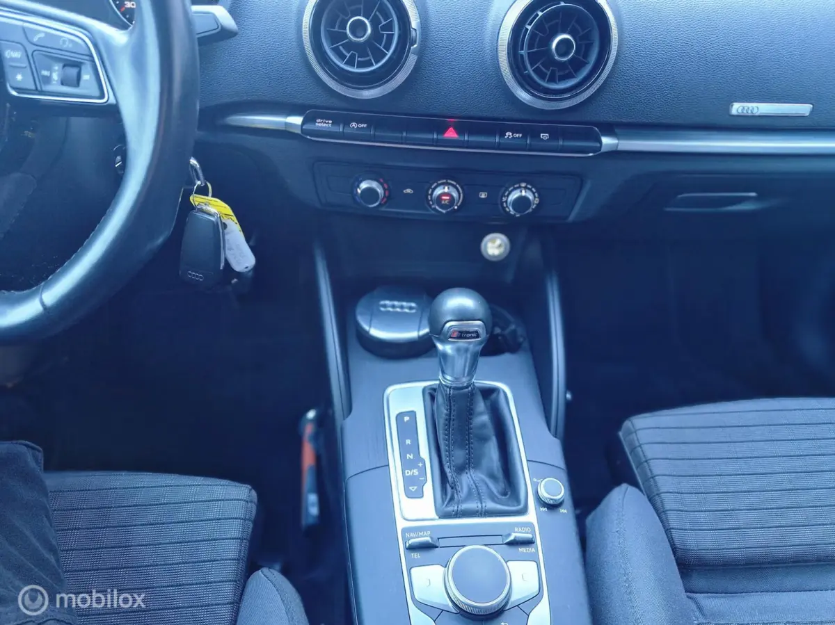 1.0 TFSI Sport Lease Edition Automaat