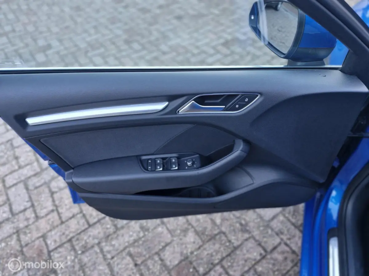 1.0 TFSI Sport Lease Edition Automaat