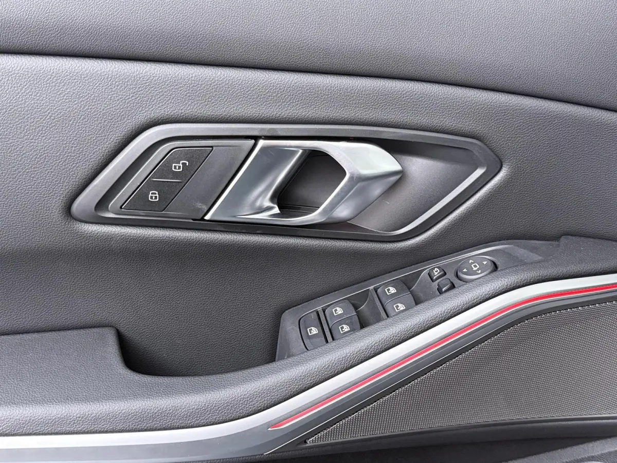 320i M Sportpakket Pro | Trekhaak | Adaptive Cruise Control |