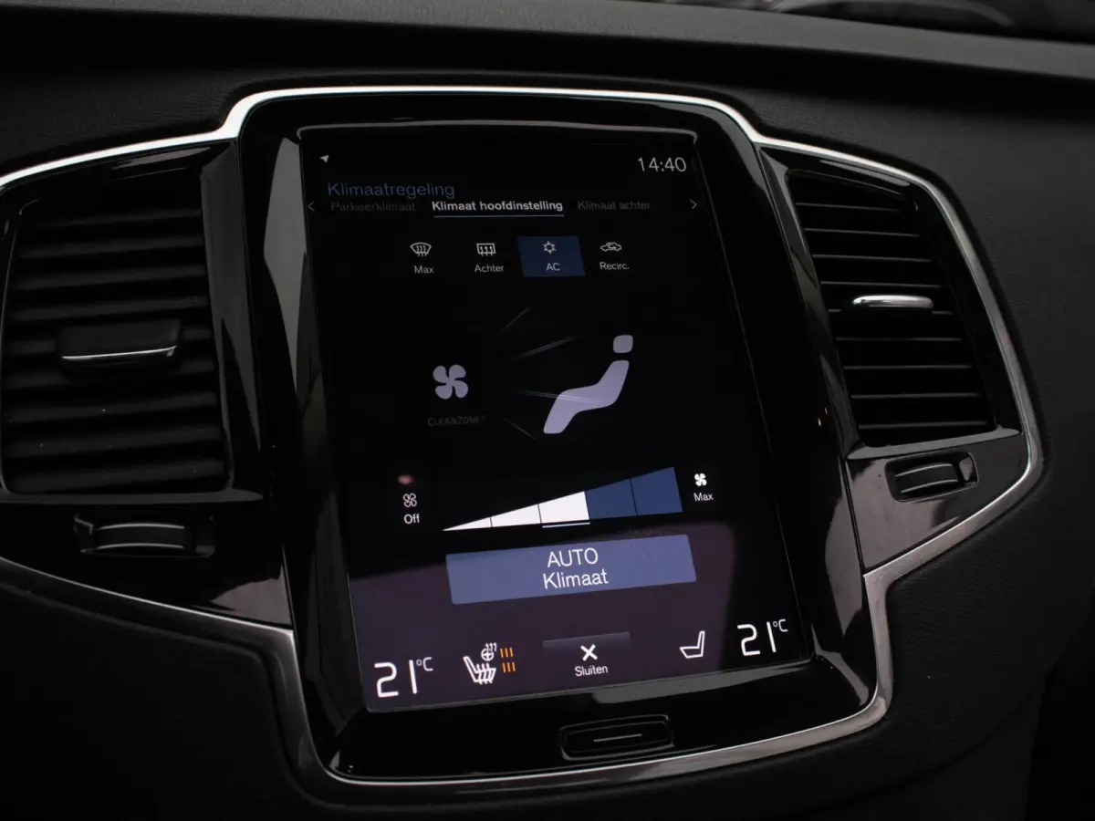 2.0 T8 Recharge AWD R-Design|Pano|HUD|H&K|360°|