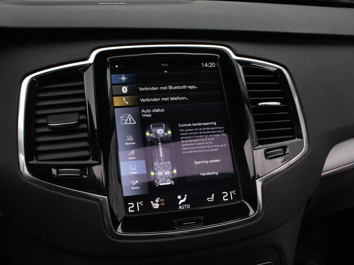 2.0 T8 Recharge AWD R-Design|Pano|HUD|H&K|360°|