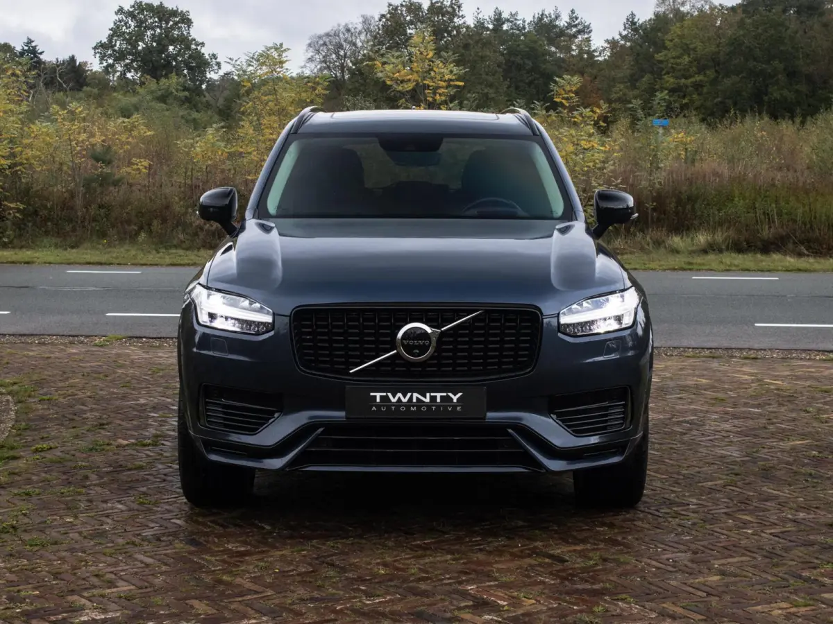 2.0 T8 Recharge AWD R-Design|Pano|HUD|H&K|360°|