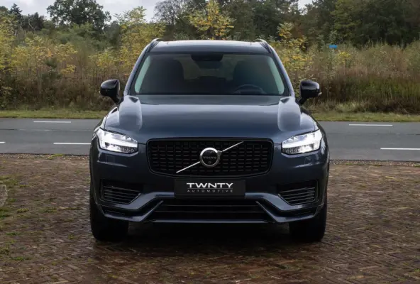 2.0 T8 Recharge AWD R-Design|Pano|HUD|H&K|360°|