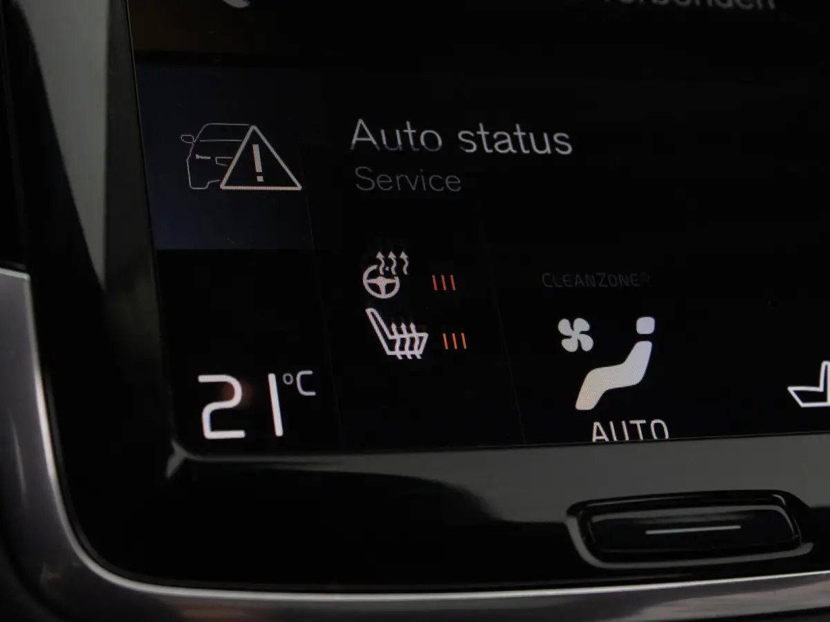 2.0 T8 Recharge AWD R-Design|Pano|HUD|H&K|360°|