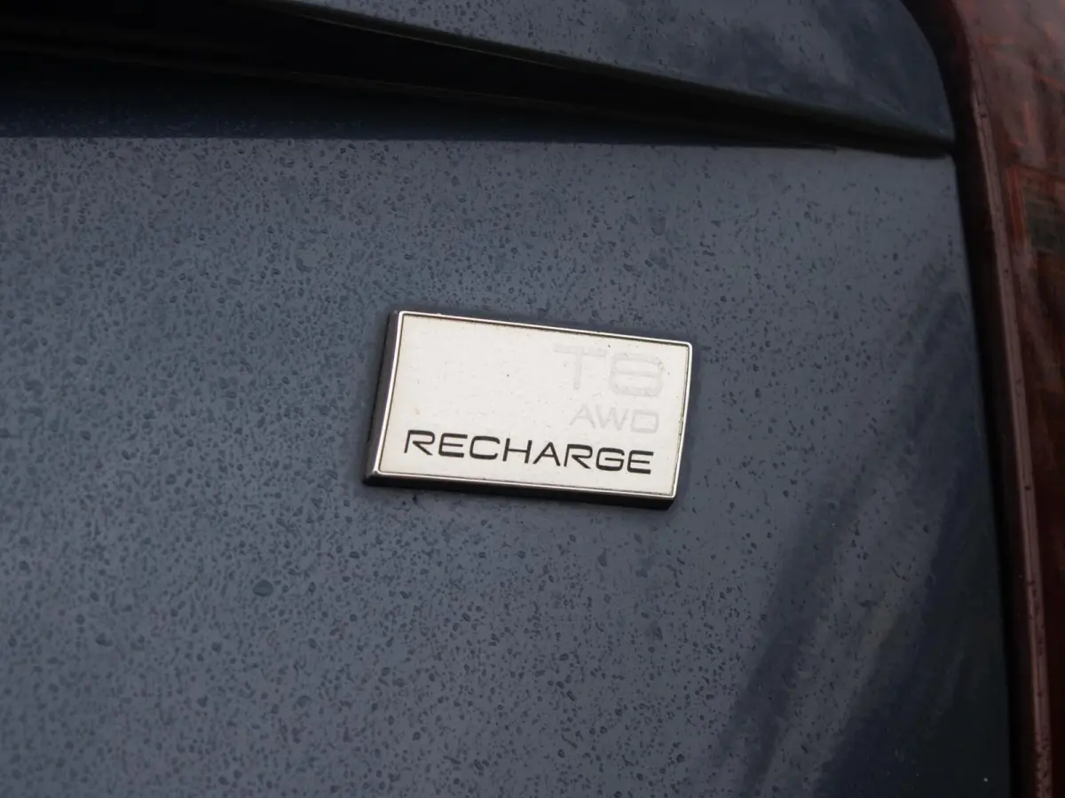 2.0 T8 Recharge AWD R-Design|Pano|HUD|H&K|360°|