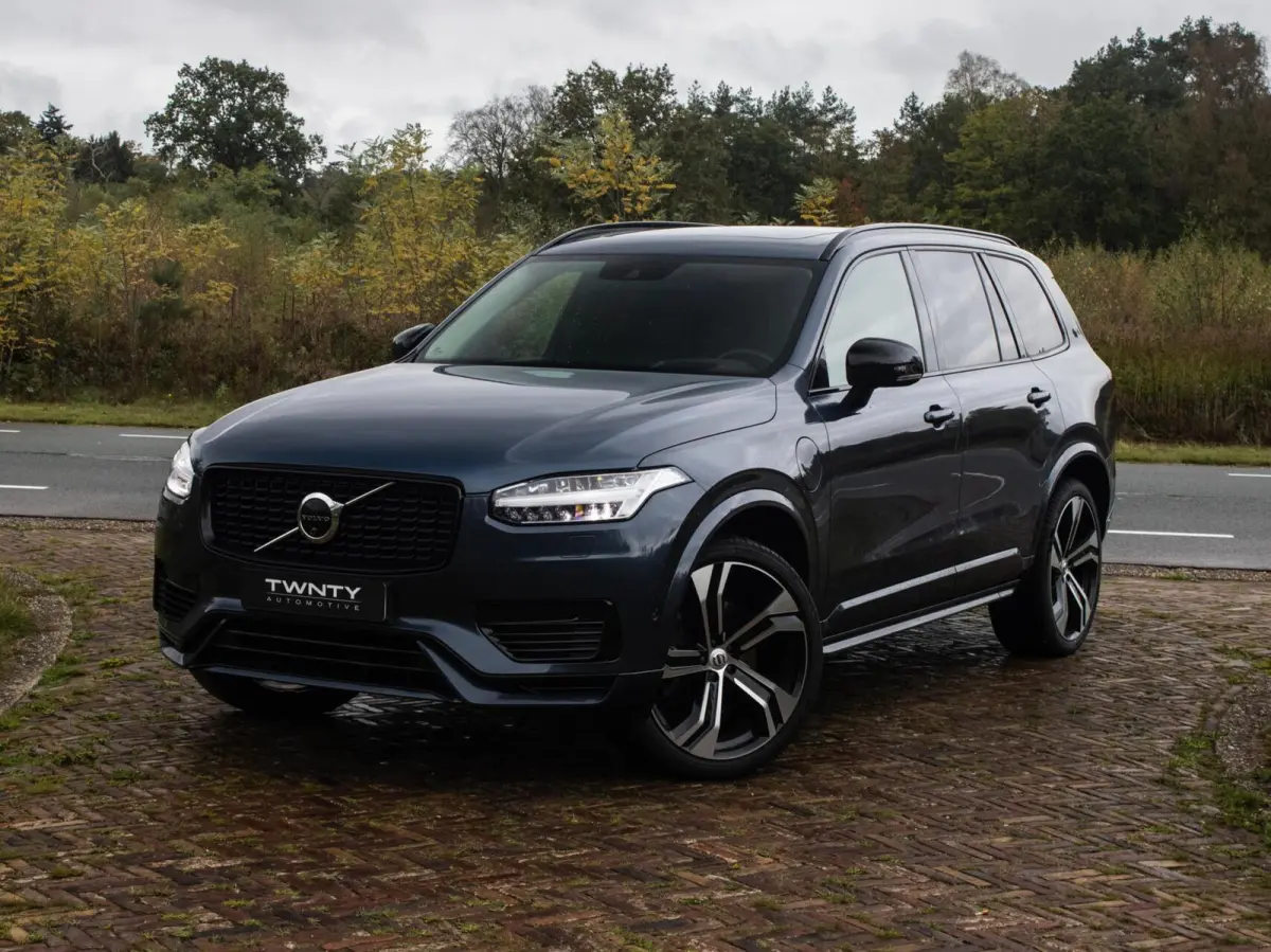 2.0 T8 Recharge AWD R-Design|Pano|HUD|H&K|360°|