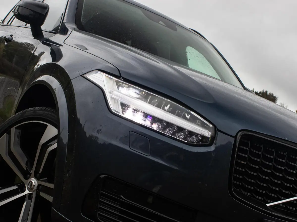 2.0 T8 Recharge AWD R-Design|Pano|HUD|H&K|360°|