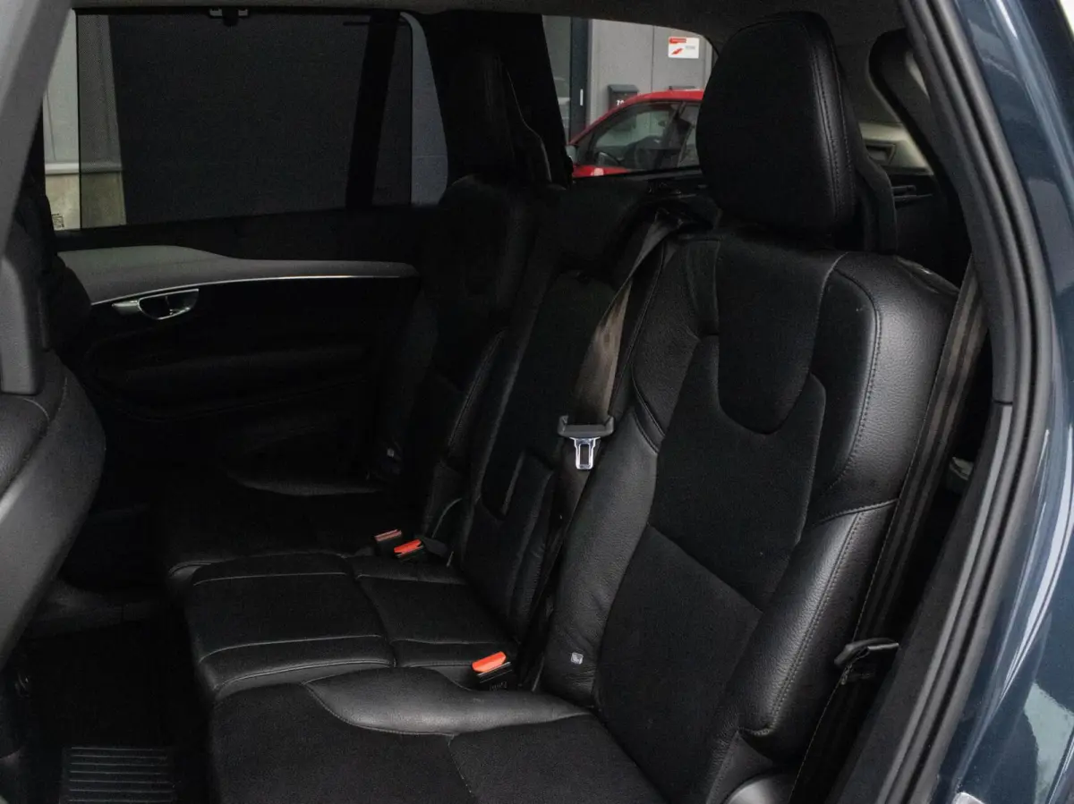2.0 T8 Recharge AWD R-Design|Pano|HUD|H&K|360°|