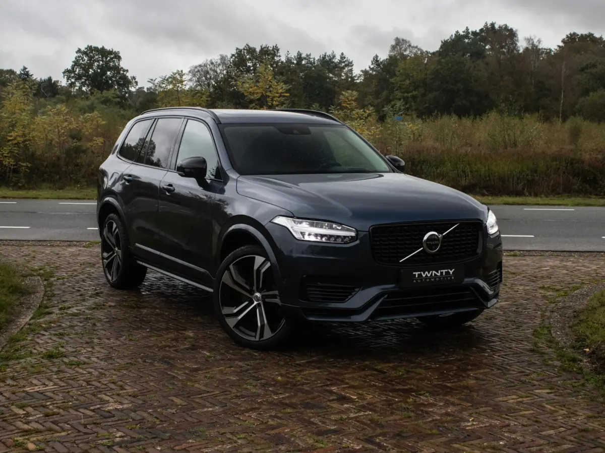 2.0 T8 Recharge AWD R-Design|Pano|HUD|H&K|360°|