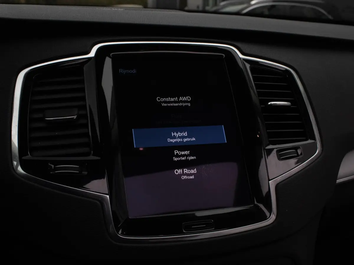 2.0 T8 Recharge AWD R-Design|Pano|HUD|H&K|360°|