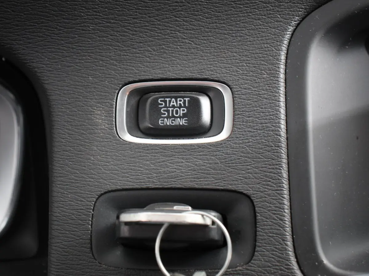 2.0 T3 Nordic+ Climate Control Navigatiesysteem Stoelverwarming Trekhaak Cruise Control Led verlichting