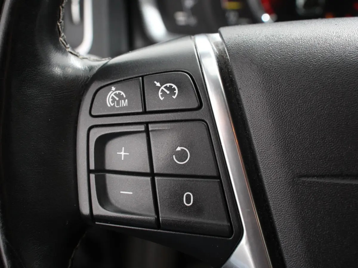 2.0 T3 Nordic+ Climate Control Navigatiesysteem Stoelverwarming Trekhaak Cruise Control Led verlichting