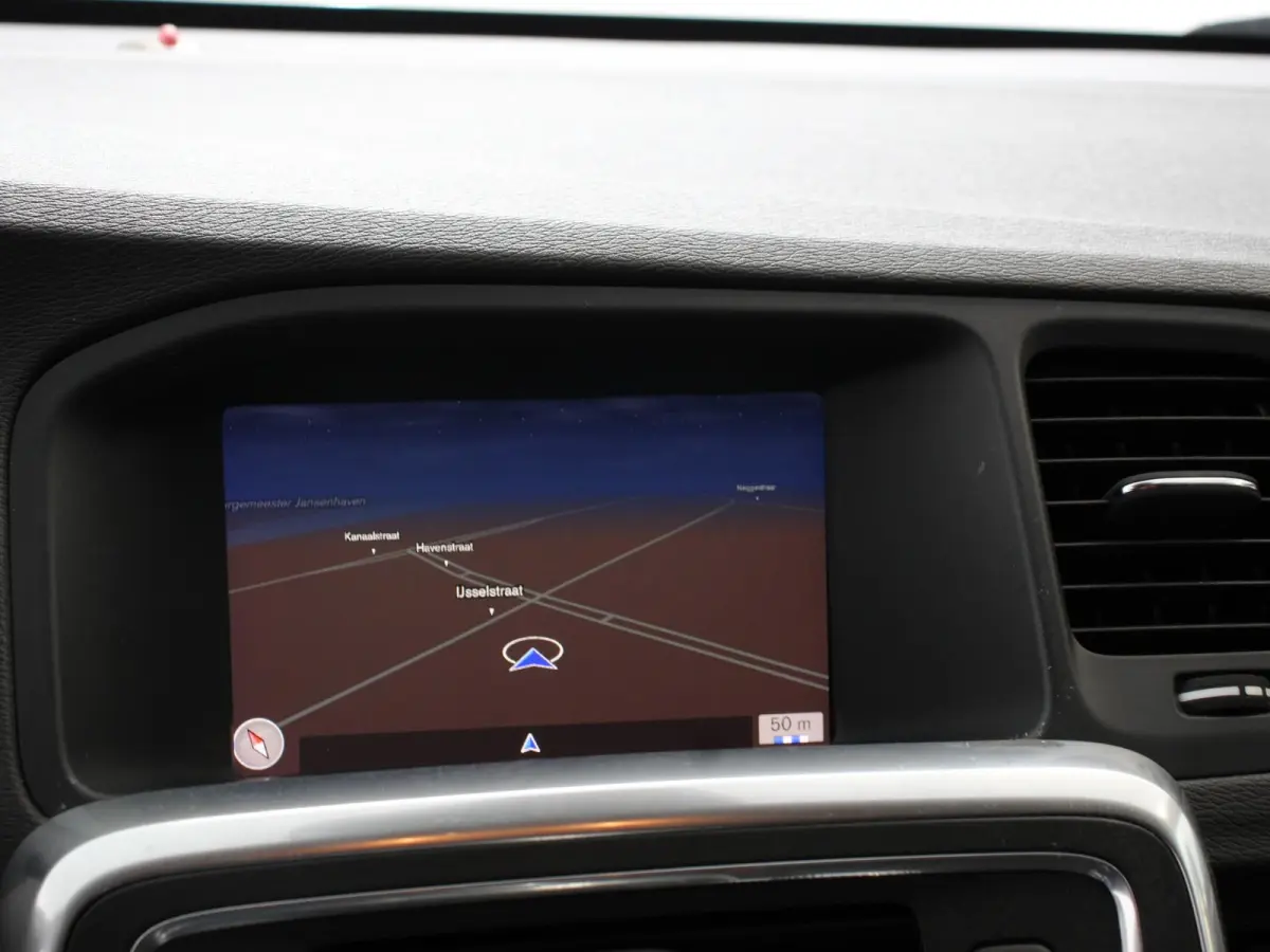 2.0 T3 Nordic+ Climate Control Navigatiesysteem Stoelverwarming Trekhaak Cruise Control Led verlichting