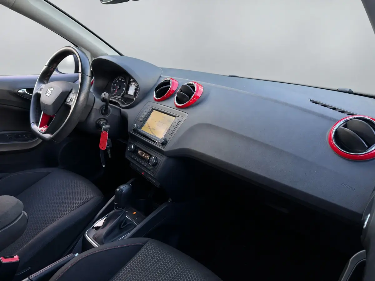 1.0 EcoTSI 110PK DSG FR-SPORT CARPLAY/CAMERA/NAVIGATIE