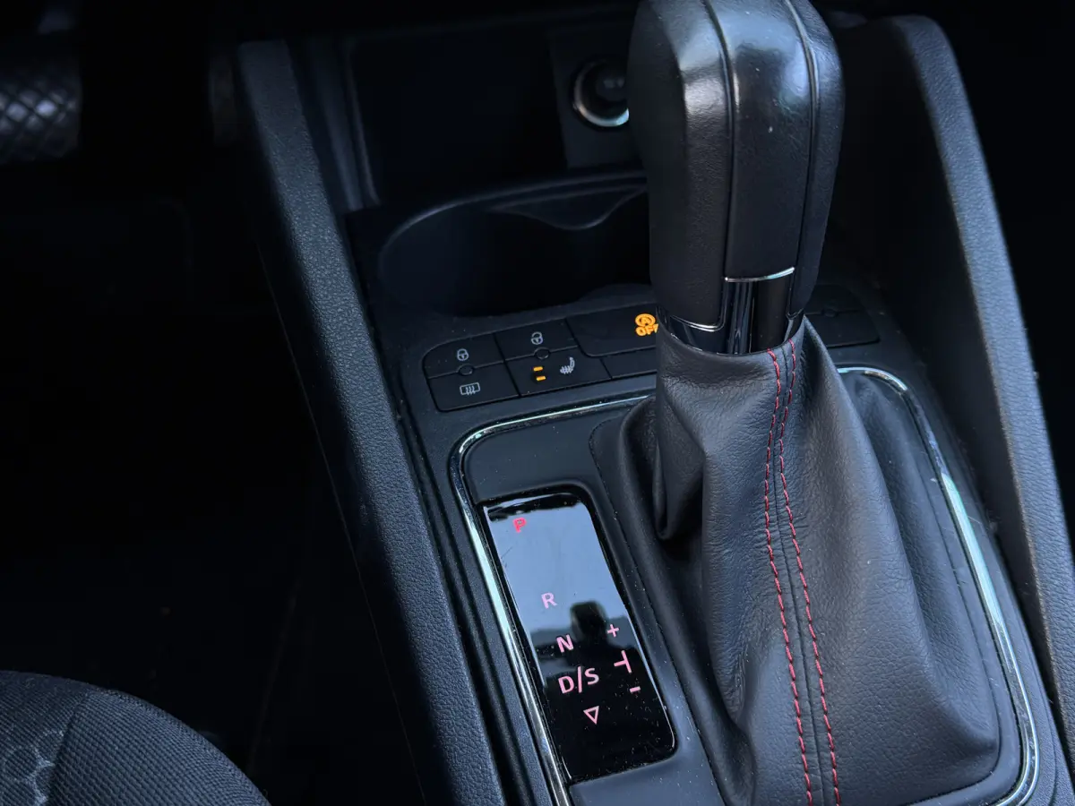 1.0 EcoTSI 110PK DSG FR-SPORT CARPLAY/CAMERA/NAVIGATIE