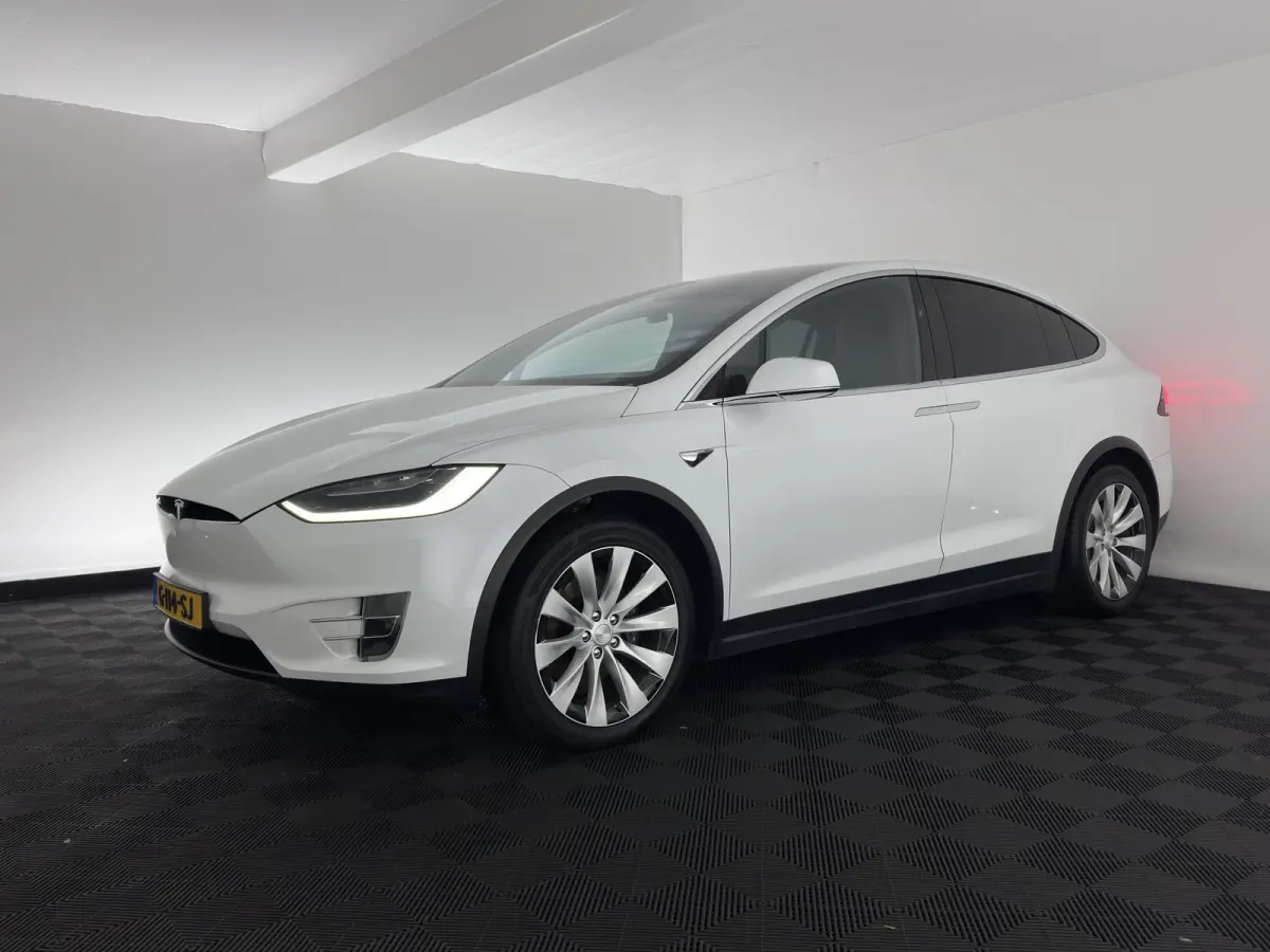 100D Long Range 6 pers. (INCL. BTW) *AUT | PANO | LEATHER | NAVI-FULLMAP | FULL-LED | AIRSUSPENSION | DIGI-COCKPIT | FASTLOADER | KEYLESS | DAB+ | HEATED-SPORTSEATS | PRIVACY-GLASS | AUTOPIL