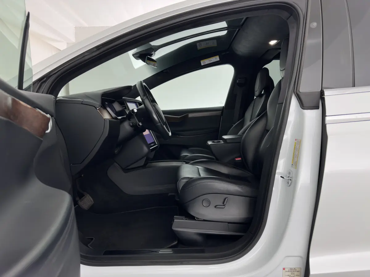 100D Long Range 6 pers. (INCL. BTW) *AUT | PANO | LEATHER | NAVI-FULLMAP | FULL-LED | AIRSUSPENSION | DIGI-COCKPIT | FASTLOADER | KEYLESS | DAB+ | HEATED-SPORTSEATS | PRIVACY-GLASS | AUTOPIL