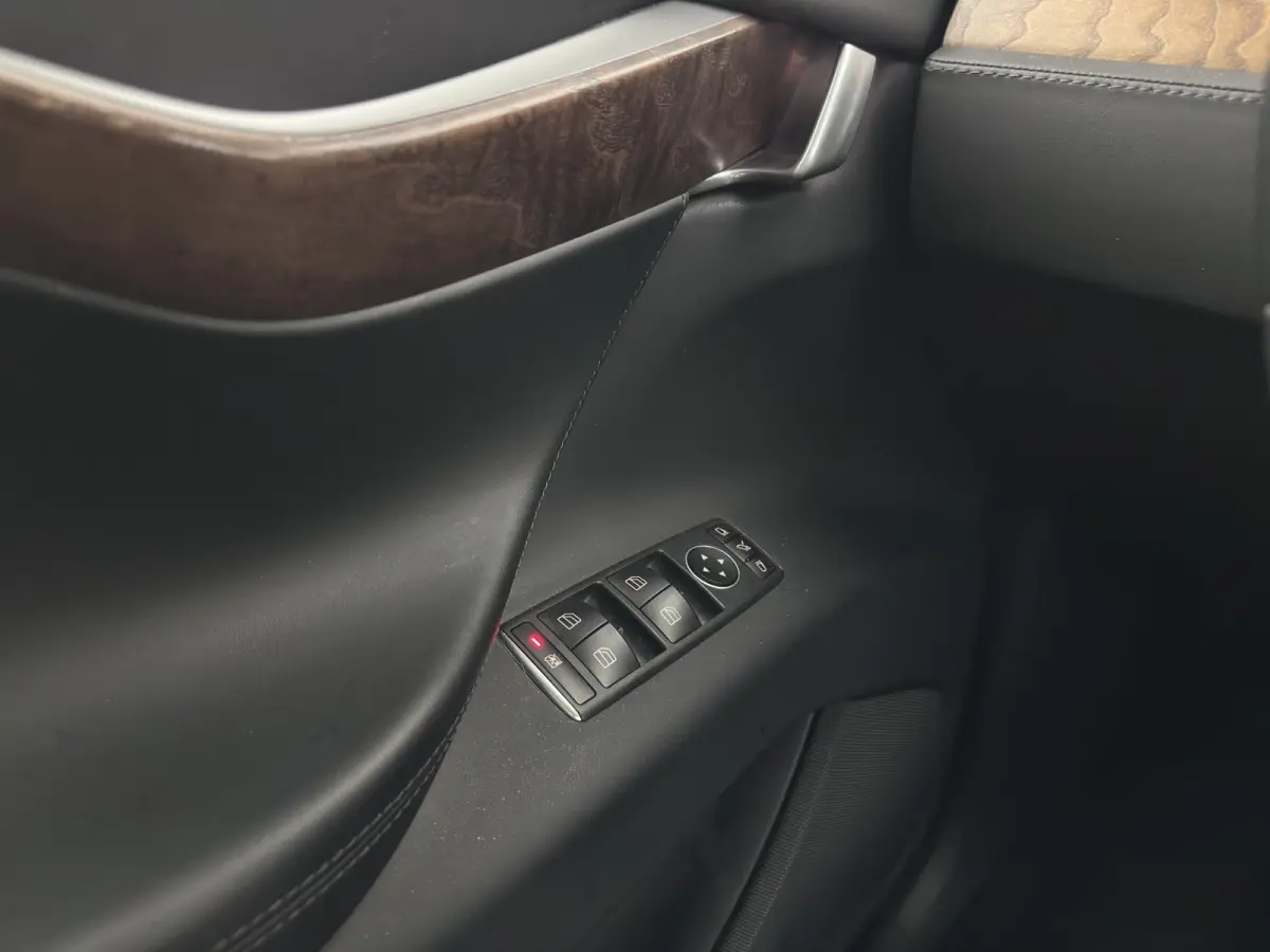 100D Long Range 6 pers. (INCL. BTW) *AUT | PANO | LEATHER | NAVI-FULLMAP | FULL-LED | AIRSUSPENSION | DIGI-COCKPIT | FASTLOADER | KEYLESS | DAB+ | HEATED-SPORTSEATS | PRIVACY-GLASS | AUTOPIL