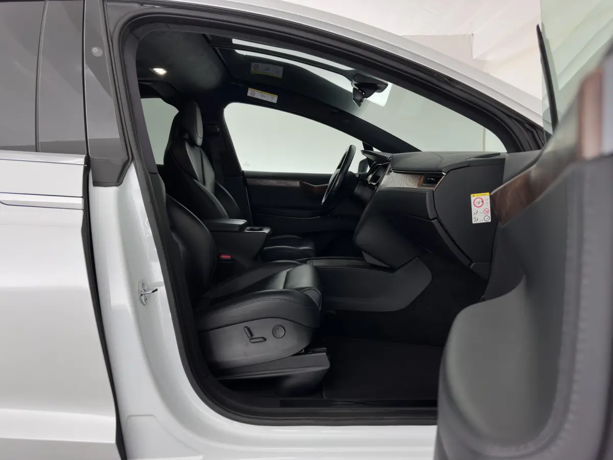 100D Long Range 6 pers. (INCL. BTW) *AUT | PANO | LEATHER | NAVI-FULLMAP | FULL-LED | AIRSUSPENSION | DIGI-COCKPIT | FASTLOADER | KEYLESS | DAB+ | HEATED-SPORTSEATS | PRIVACY-GLASS | AUTOPIL