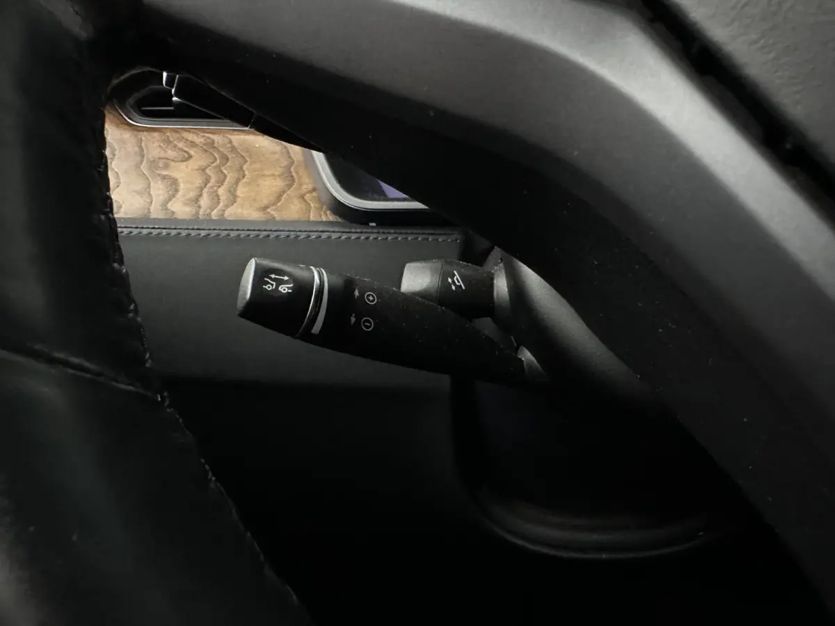 100D Long Range 6 pers. (INCL. BTW) *AUT | PANO | LEATHER | NAVI-FULLMAP | FULL-LED | AIRSUSPENSION | DIGI-COCKPIT | FASTLOADER | KEYLESS | DAB+ | HEATED-SPORTSEATS | PRIVACY-GLASS | AUTOPIL